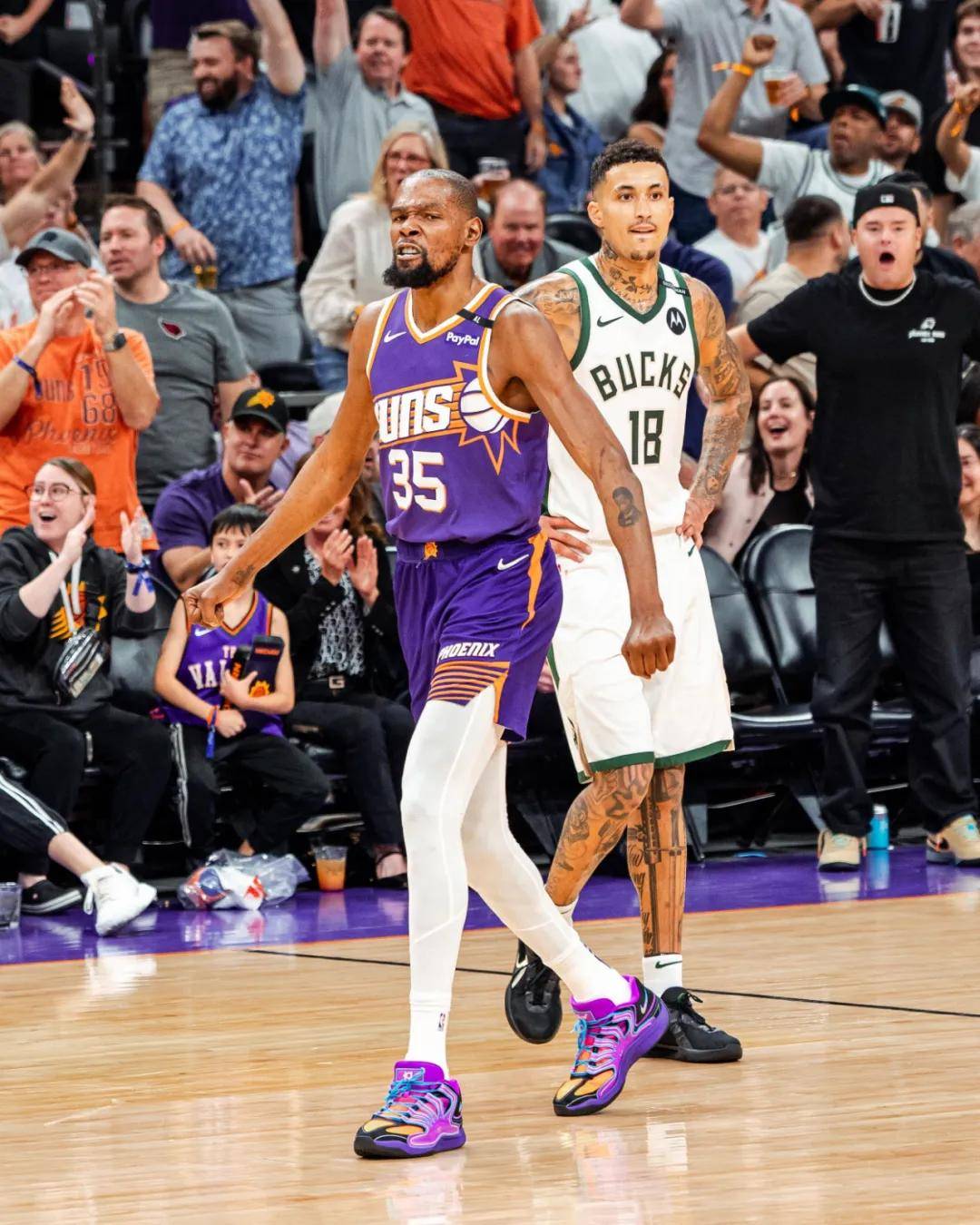 太阳球星三分绝杀，全场观众热烈欢呼，一切行业.