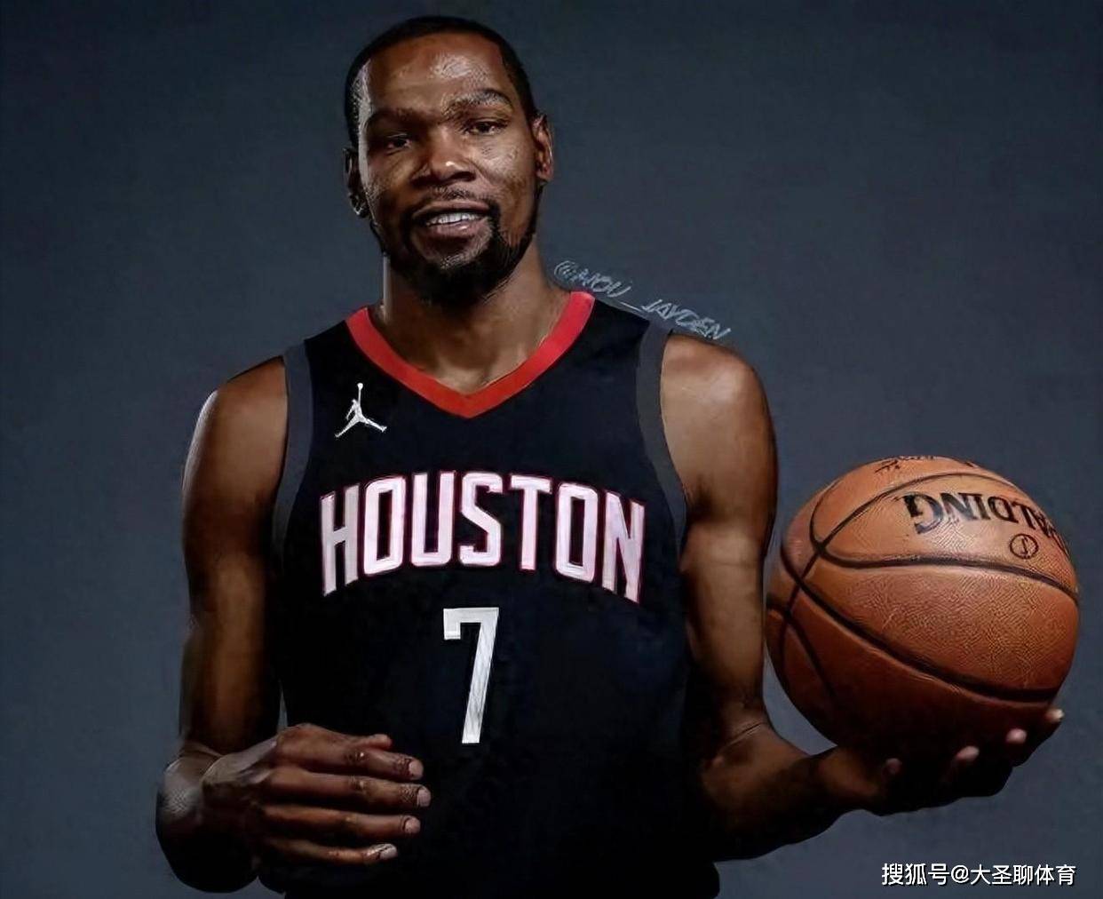 九游账号注册登录杜兰特重返赛场，败北首场状态出色，尤文图斯观众沸腾！