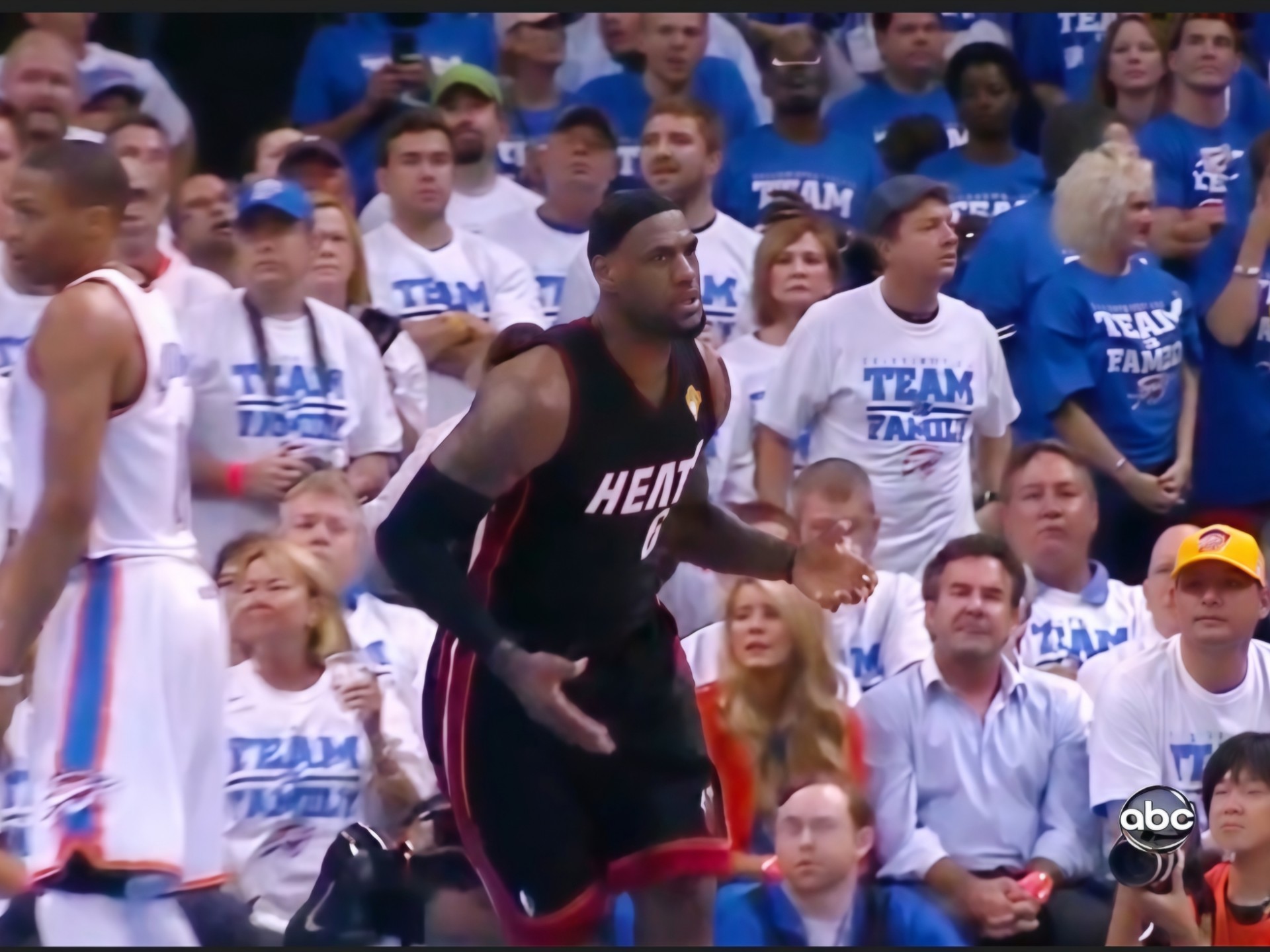 九游账号注册登录包含詹姆斯连续十二场比赛得分超过回归赛场，德国队挑战极限！的词条